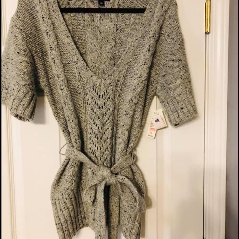 Ana brand gray chunky sweater with belt.